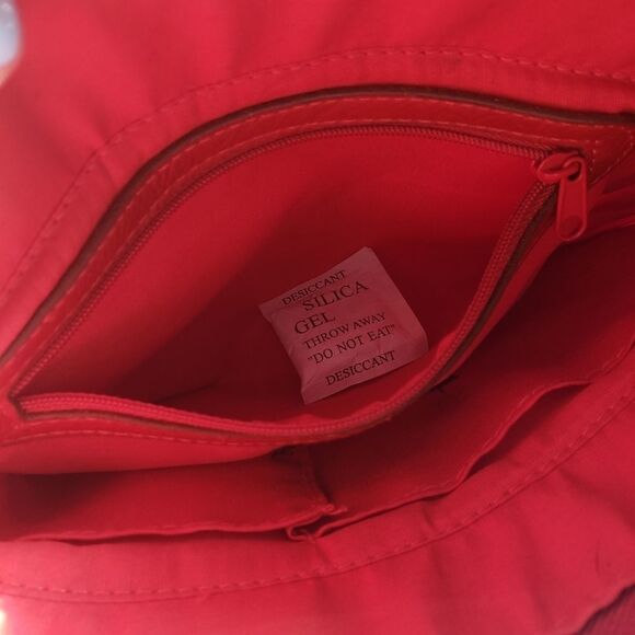 Bueno Red Leather Crossbody Bag - Picture 5 of 5